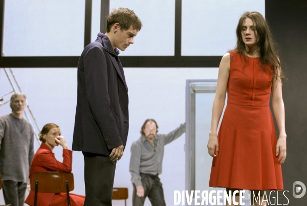 L Illusion Comique - Corneille - Stoev - Comedie-Francaise