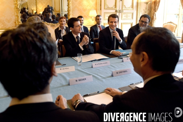 Manuel Valls reçoit les dirigeants de la grande distribution