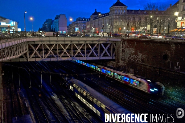 En soiree, circulation de trains de et vers la gare saint Lazare