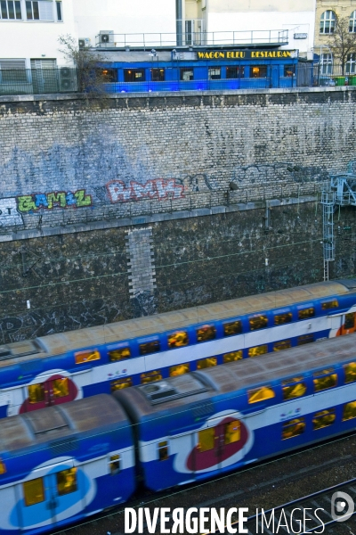 En soiree, circulation de trains de et vers la gare saint Lazare