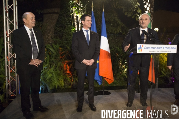 Manuel valls a la residence de france a bamako