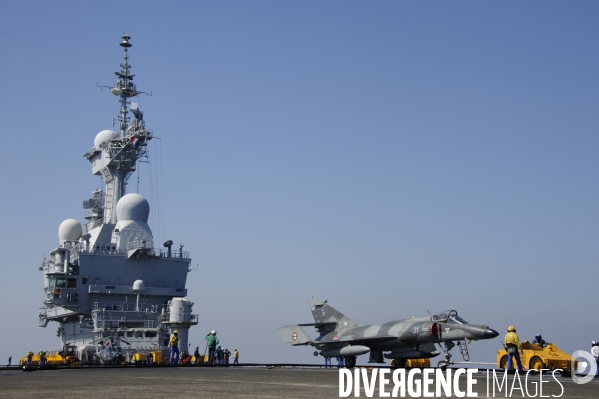 Opération CHAMMAL : Frappes aériennes contre DAECH depuis le porte-avions  Charles de Gaulle 