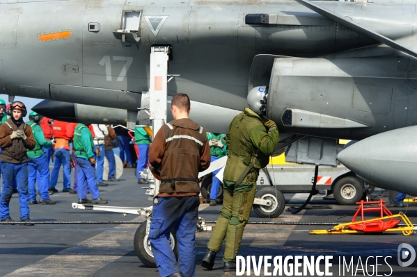 Opération CHAMMAL : Frappes aériennes contre DAECH depuis le porte-avions  Charles de Gaulle 