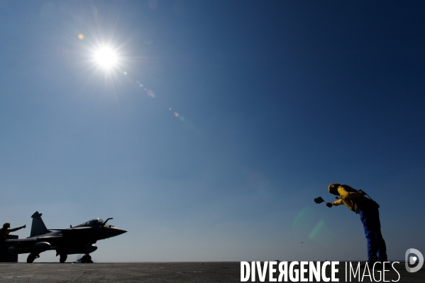 Opération CHAMMAL : Frappes aériennes contre DAECH depuis le porte-avions  Charles de Gaulle 