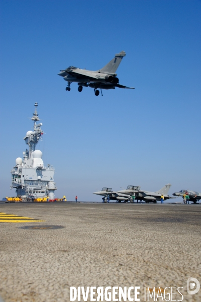 Opération CHAMMAL : Frappes aériennes contre DAECH depuis le porte-avions  Charles de Gaulle 