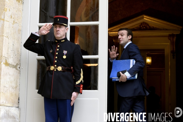 Manuel Valls reçoit les ministres et secrétaires d état du gouvernement Valls 3