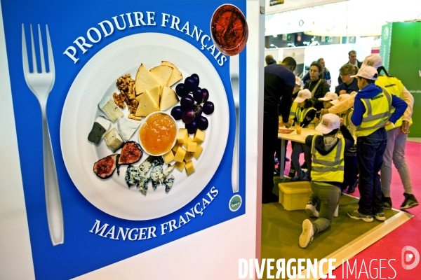 Salon de l agriculture 2016.Produire francais, manger francais sur le stand de la FNSEA