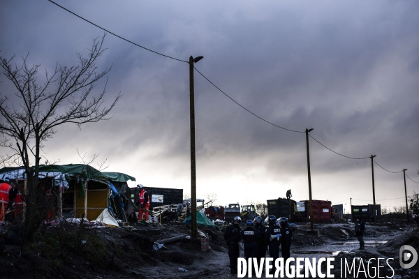 Calais : Démantèlement de la  Jungle 