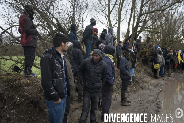 Calais, en attendant l évacuation.