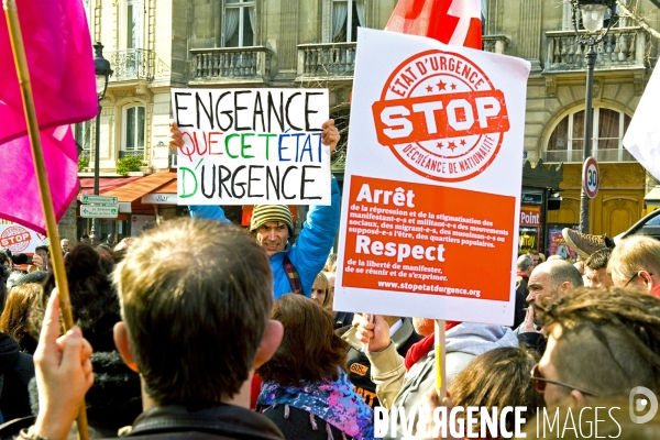 Manifestation Stop etat d urgence - decheance de la nationalite place saint Michel