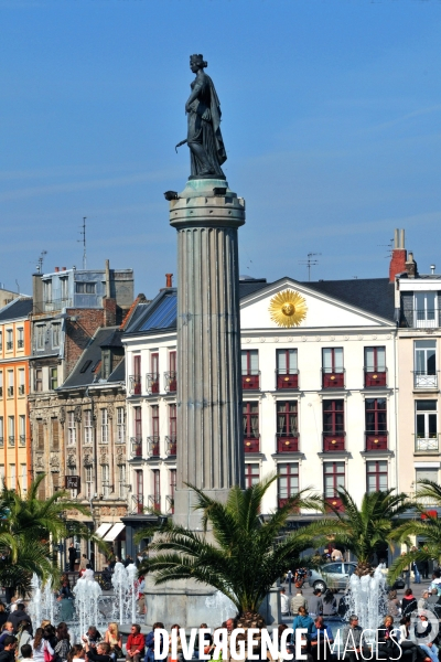 Lille.ur la grand place, la colonne surmontee de la Deesse symbole de la ville et de la victoire contre les autrichiens en 1792