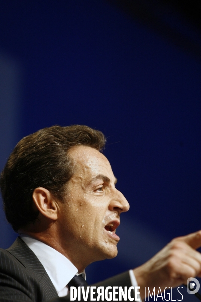 Nicolas sarkozy: meeting a rouen avec le depute-maire pierre albertini(udf) et co-organisateur de la campagne de francois bayrou