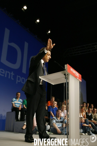 Nicolas sarkozy: meeting a rouen avec le depute-maire pierre albertini(udf) et co-organisateur de la campagne de francois bayrou