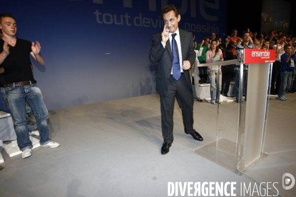 Nicolas sarkozy: meeting a rouen avec le depute-maire pierre albertini(udf) et co-organisateur de la campagne de francois bayrou