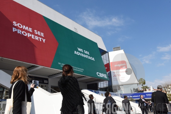 #Macron #Mipim #Enodo #Nice06 Marché International des Professionnels de l Immobilier (MIPIM) à Cannes