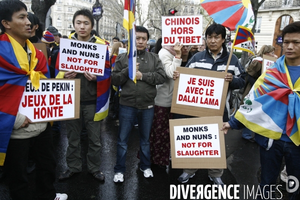 Paris: manifestation contre la repression chinoise au tibet