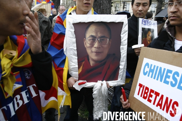 Paris: manifestation contre la repression chinoise au tibet