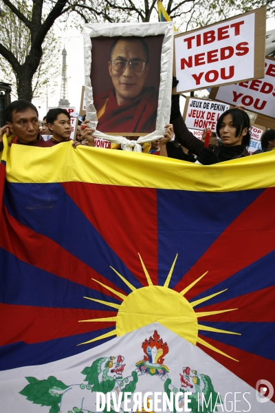 Paris: manifestation contre la repression chinoise au tibet