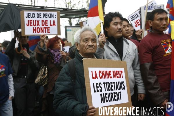 Paris: manifestation contre la repression chinoise au tibet