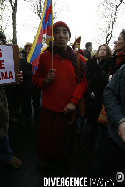 Paris: manifestation contre la repression chinoise au tibet