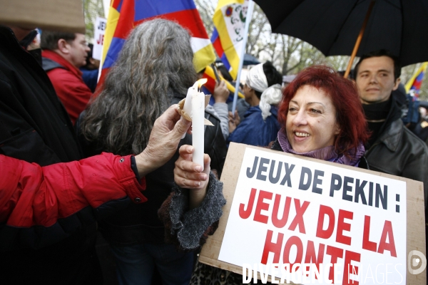 Paris: manifestation contre la repression chinoise au tibet