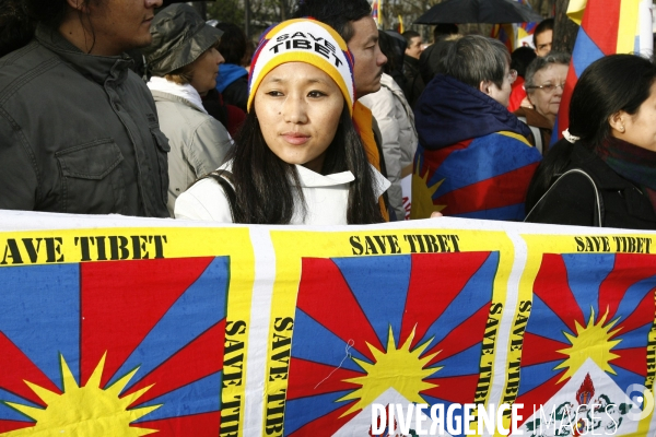 Paris: manifestation contre la repression chinoise au tibet