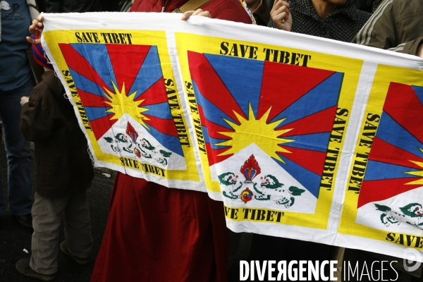 Paris: manifestation contre la repression chinoise au tibet