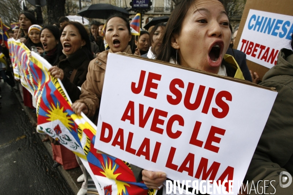 Paris: manifestation contre la repression chinoise au tibet