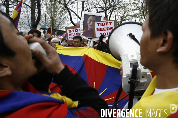 Paris: manifestation contre la repression chinoise au tibet