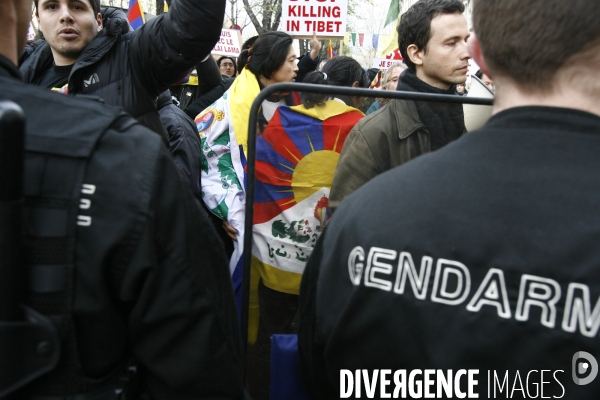 Paris: manifestation contre la repression chinoise au tibet