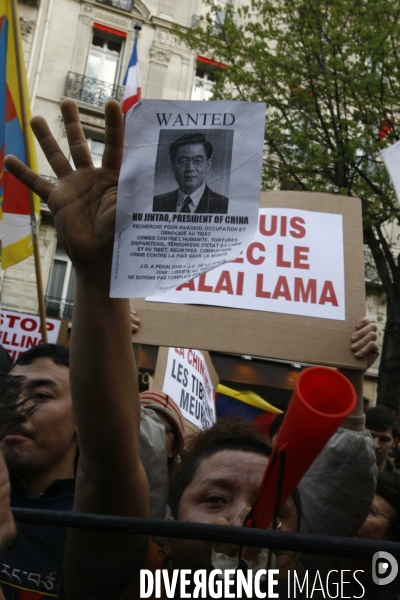 Paris: manifestation contre la repression chinoise au tibet