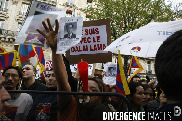 Paris: manifestation contre la repression chinoise au tibet