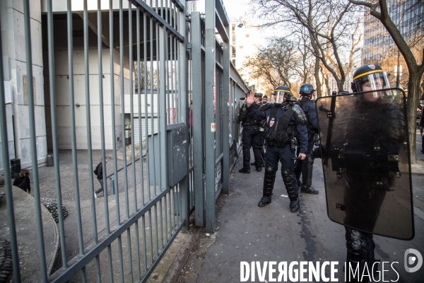 Loi El-Khomri : Echauffourées à l université Paris-I Tolbiac