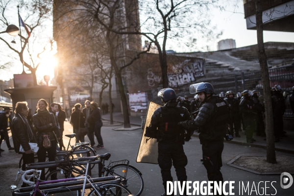 Loi El-Khomri : Echauffourées à l université Paris-I Tolbiac