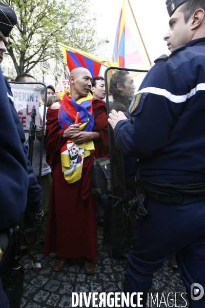 Paris: manifestation contre la repression chinoise au tibet