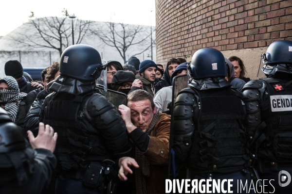 Loi El-Khomri : Echauffourées à l université Paris-I Tolbiac