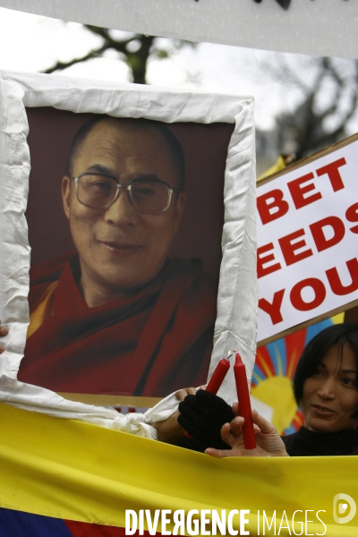 Paris: manifestation contre la repression chinoise au tibet