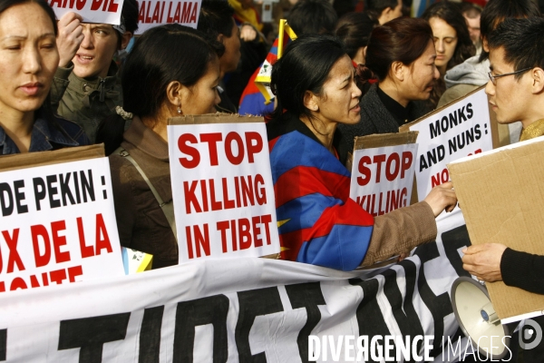 Paris: manifestation contre la repression chinoise au tibet