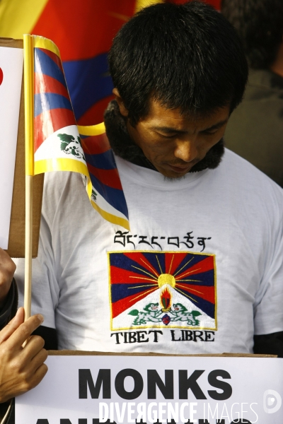 Paris: manifestation contre la repression chinoise au tibet