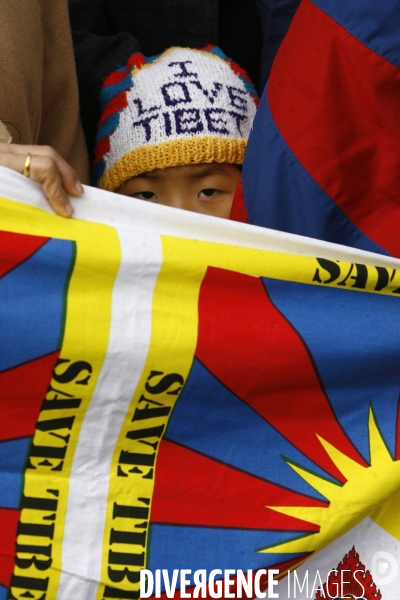 Paris: manifestation contre la repression chinoise au tibet