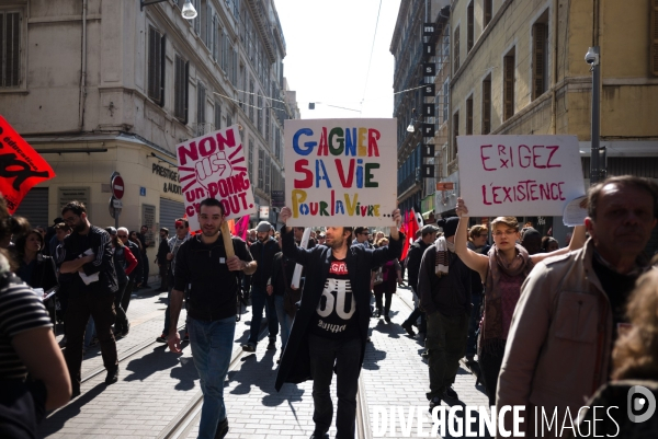 Manifestation étudiante contre la loi el khomri à Marseille