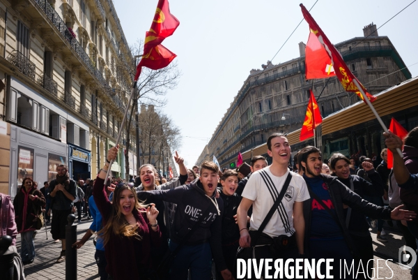 Manifestation étudiante contre la loi el khomri à Marseille