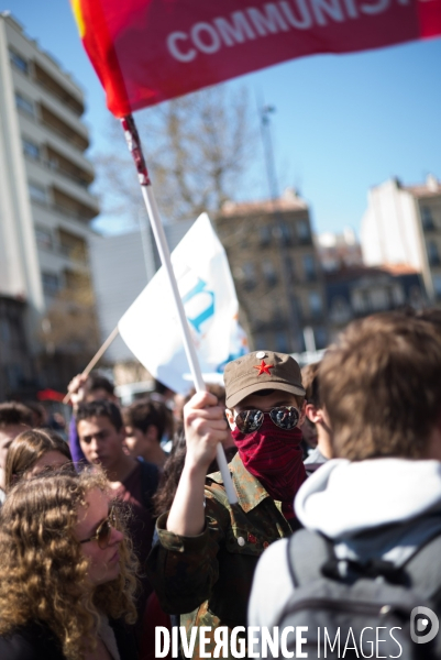 Manifestation étudiante contre la loi el khomri à Marseille