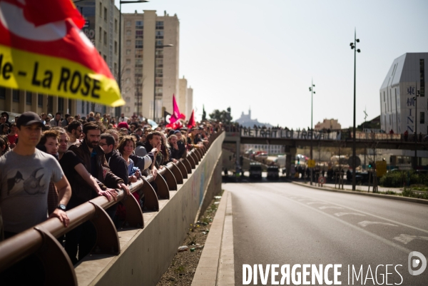 Manifestation étudiante contre la loi el khomri à Marseille