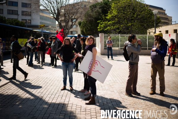 Manifestation étudiante contre la loi el khomri à Marseille