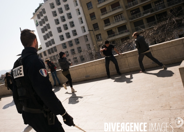 Manifestation étudiante contre la loi el khomri à Marseille