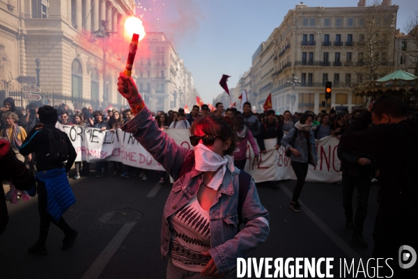 Manifestation étudiante contre la loi el khomri à Marseille