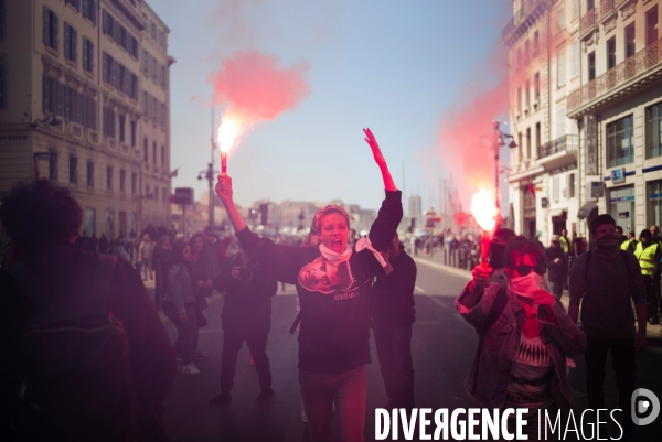 Manifestation étudiante contre la loi el khomri à Marseille