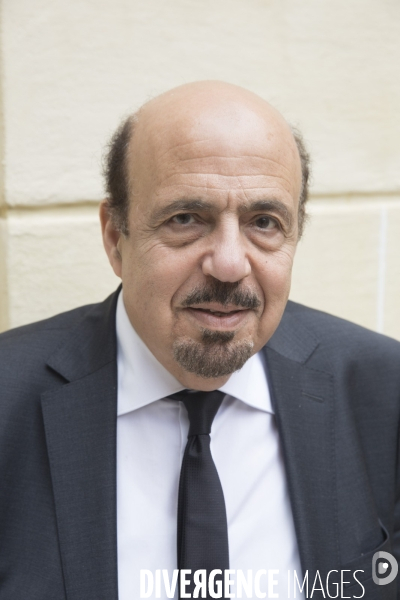 Cherif ouazani presente son nouveau livre