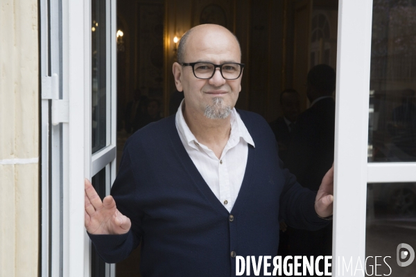 Cherif ouazani presente son nouveau livre